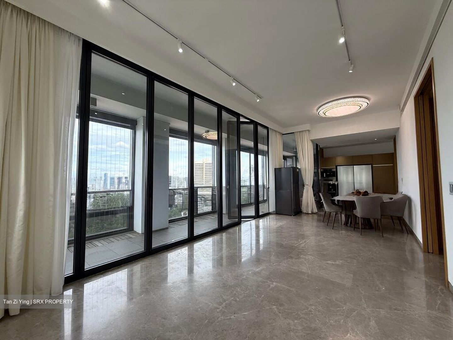Nouvel 18 (D10), Condominium #496442031